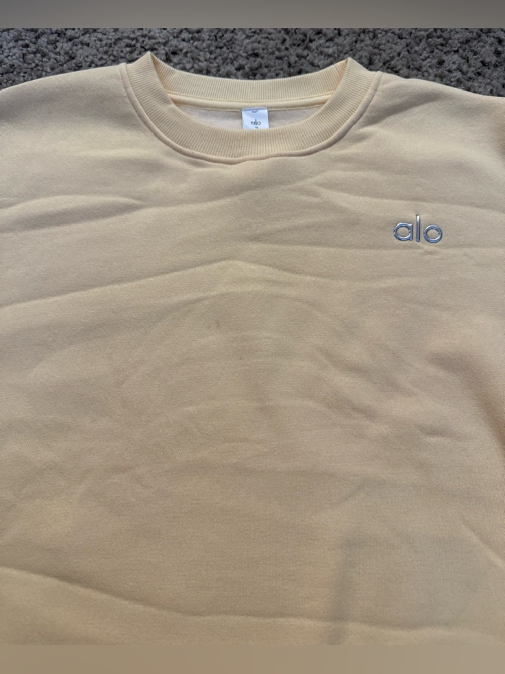 Alo Accolade Crewneck Sweatshirt in Candlelight Yellow Size Medium minor stain - Picture 3 of 6
